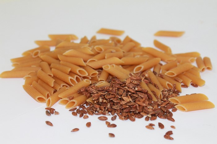 healthy pasta with olive seeds